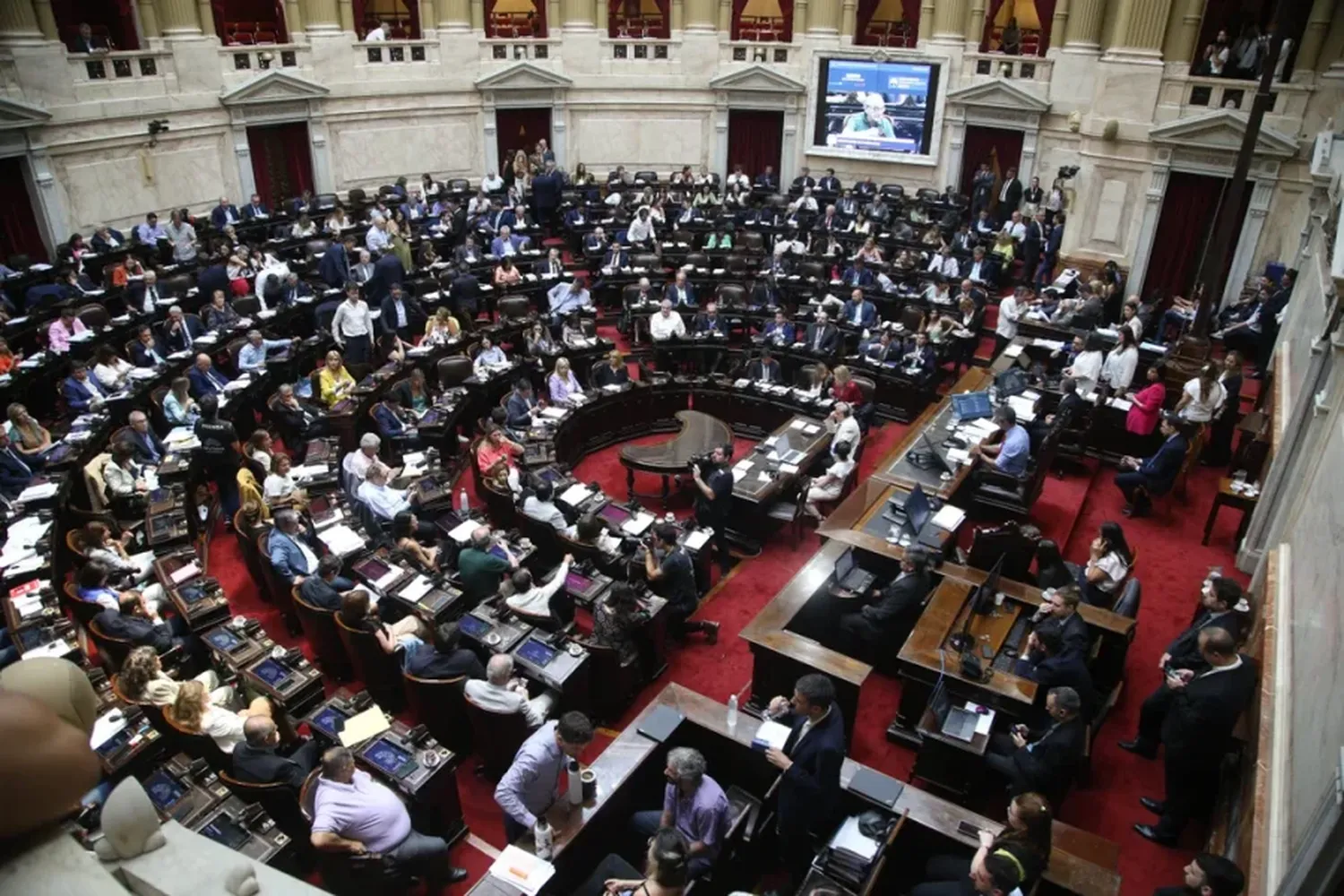 Diputados retomó el debate de la Ley Ómnibus y el oficialismo espera lograr su aprobación