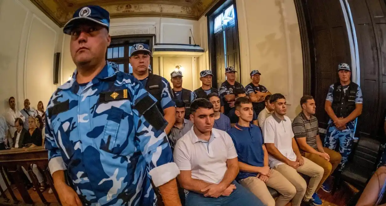 “Amigo, flasheamos, matamos a uno”: los chats de los rugbiers que fueron presentados en el juicio