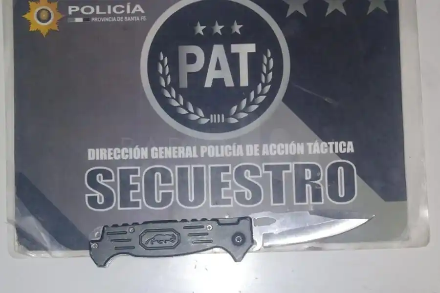 “Compró” productos de limpieza, pero nunca los pagó 