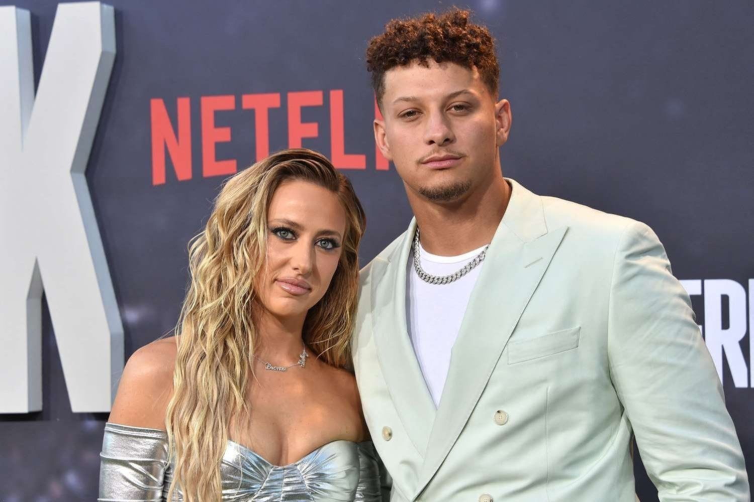 A diferencia de su esposa, Patrick Mahomes dice que no quiere "apoyar a ningún candidato"