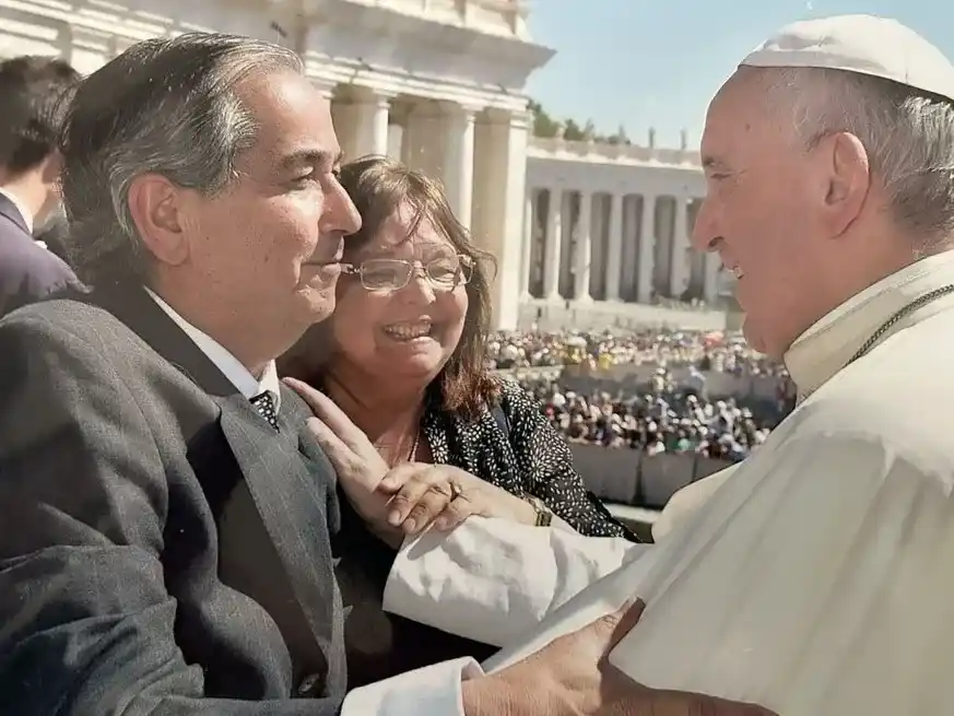 "Lo abracé y me quedé sin palabras", dice José María Candioti, ex alumno del maestrillo Bergoglio Crédito: Gentileza