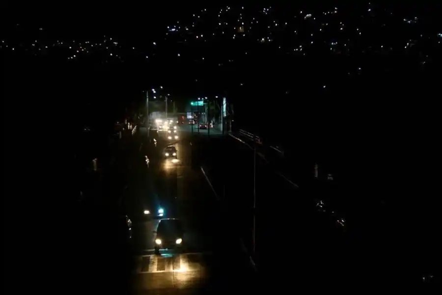 Mega apagón en Santa Fe: ¿cuál fue la respuesta de la empresa responsable?