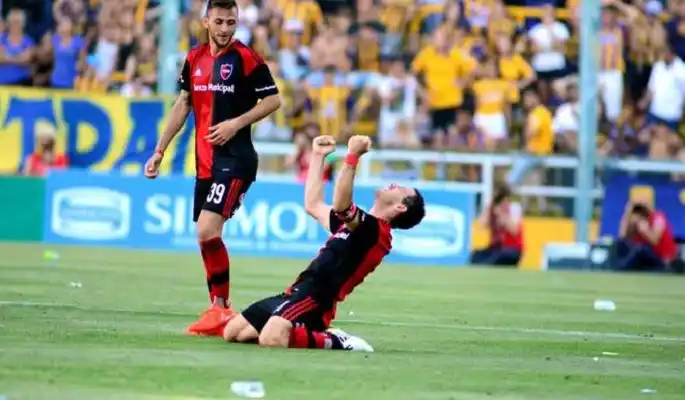 En el último segundo, Newell’s se quedó con el clásico rosarino 