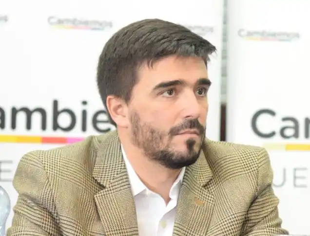 Olavarría: Galli aumenta por decreto un 18% retroactivo a mayo y municipales endurecerán medidas