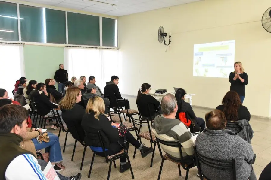Curso de manipulación de alimentos: una herramienta para el trabajo y la vida cotidiana