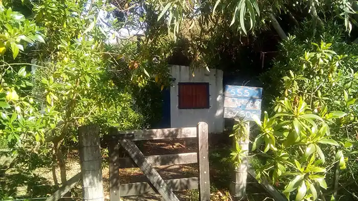 Los atrapan entre médanos, luego de sustraer elementos del interior de una vivienda