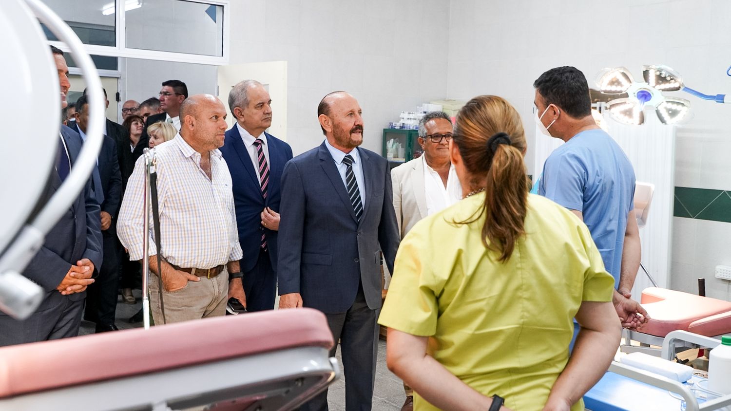 El Gobernador inauguró la nueva sala de equipamientos en el hospital de Ingeniero Juárez