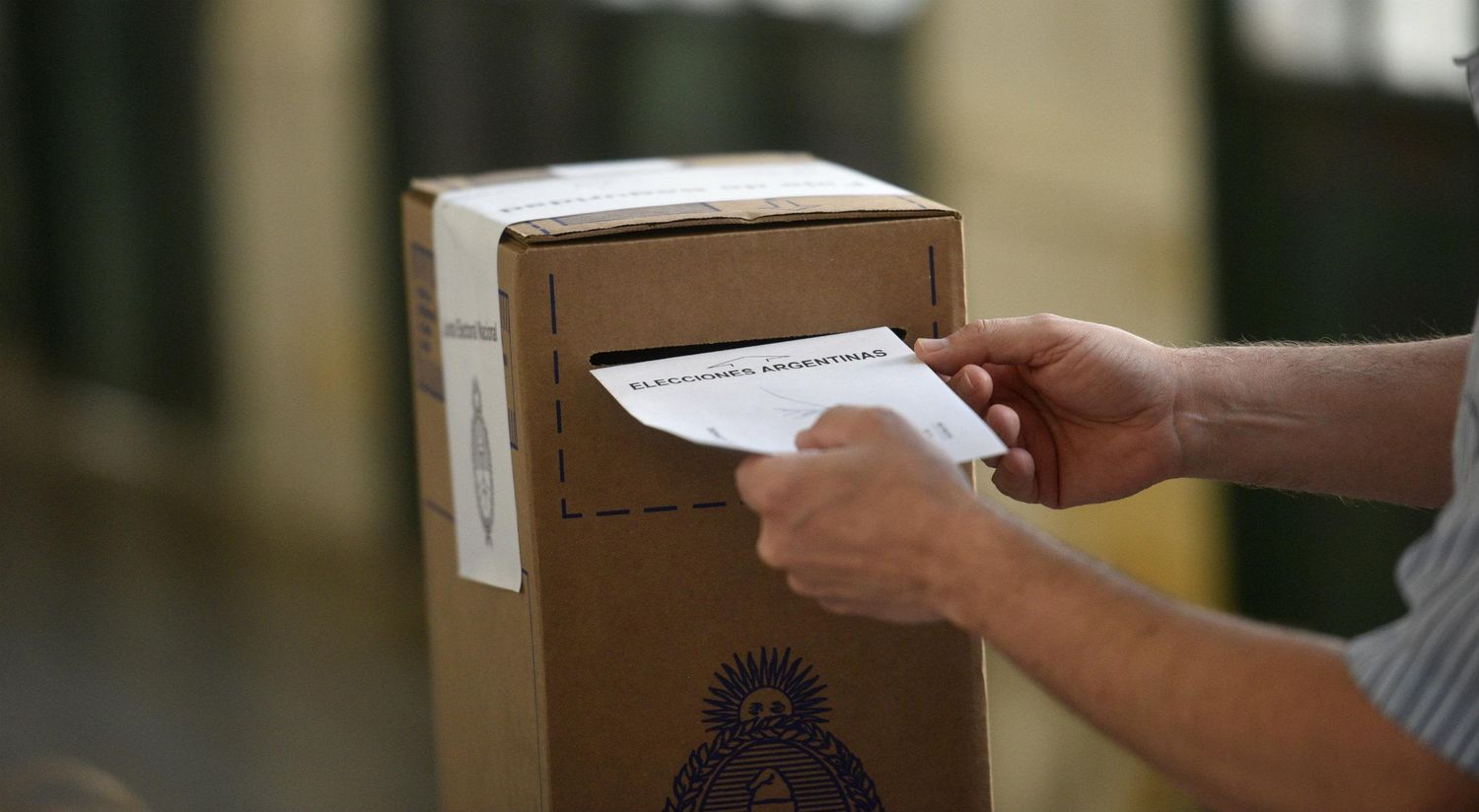 A pesar de la lluvia, comenzó con normalidad la jornada electoral en Santa Fe