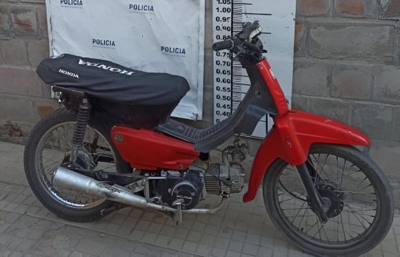 Recuperan moto robada: la conducía un adolescente y tenía la numeración suprimida