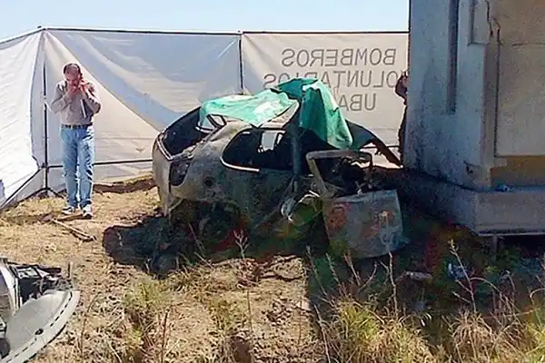 Perseguido por la Policía, falleció al estrellar su auto contra una garita