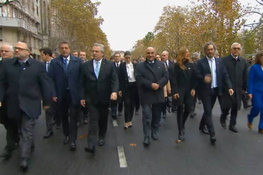 En la previa del Tedeum, Alberto pidió "más unidad que nunca, porque primero está la gente"