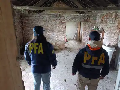 Un peón de campo vivía en una tapera sin luz y agua