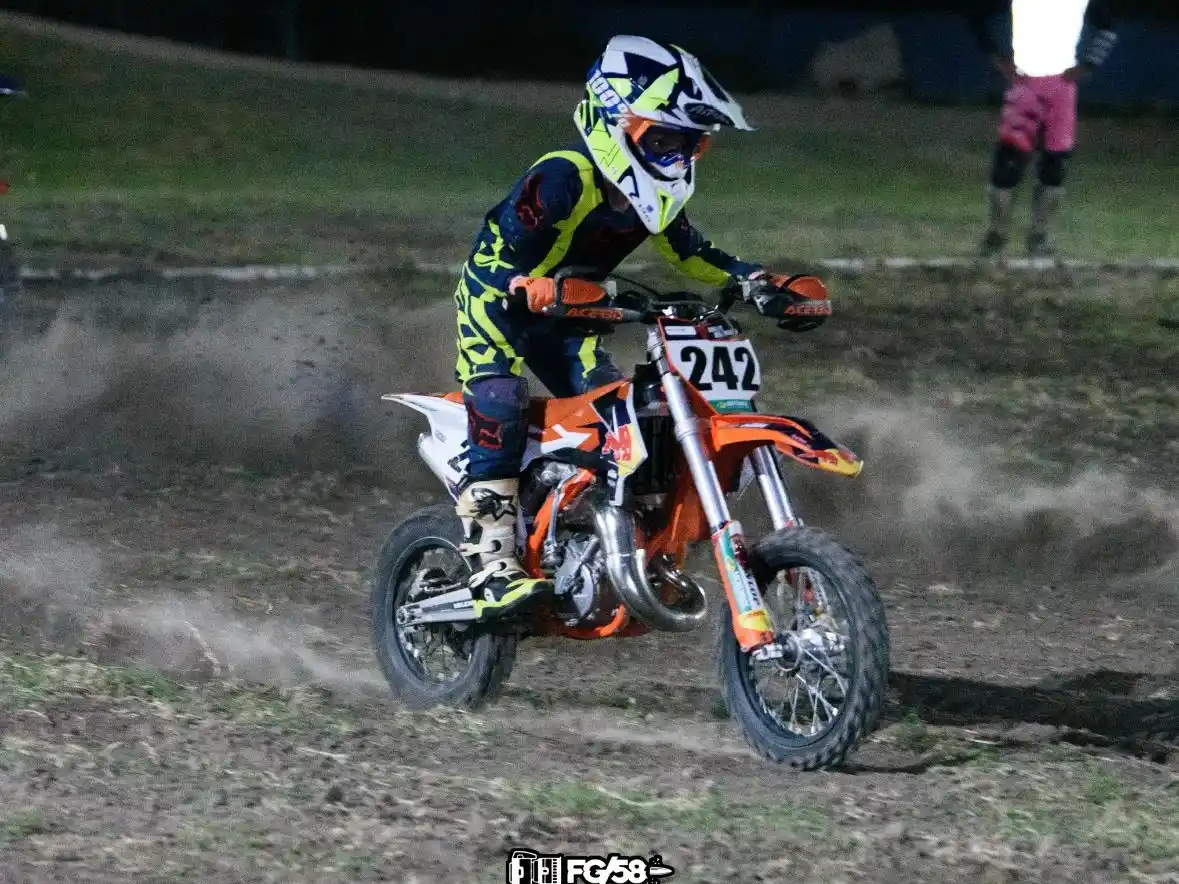 Valentino Bogue cerró el año con un podio en el SuperMX Ciudad de Buenos Aires