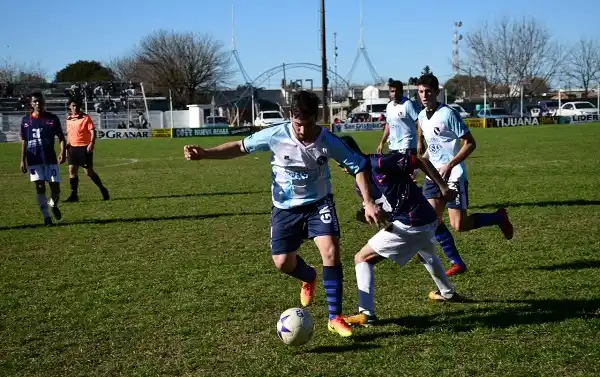 Deportivo venció a Sud América y  se mantiene a tiro de Independiente
