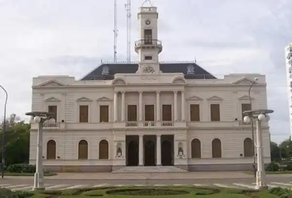 Evacuaron la Municipalidad de Azul tras recibir una amenaza de bomba