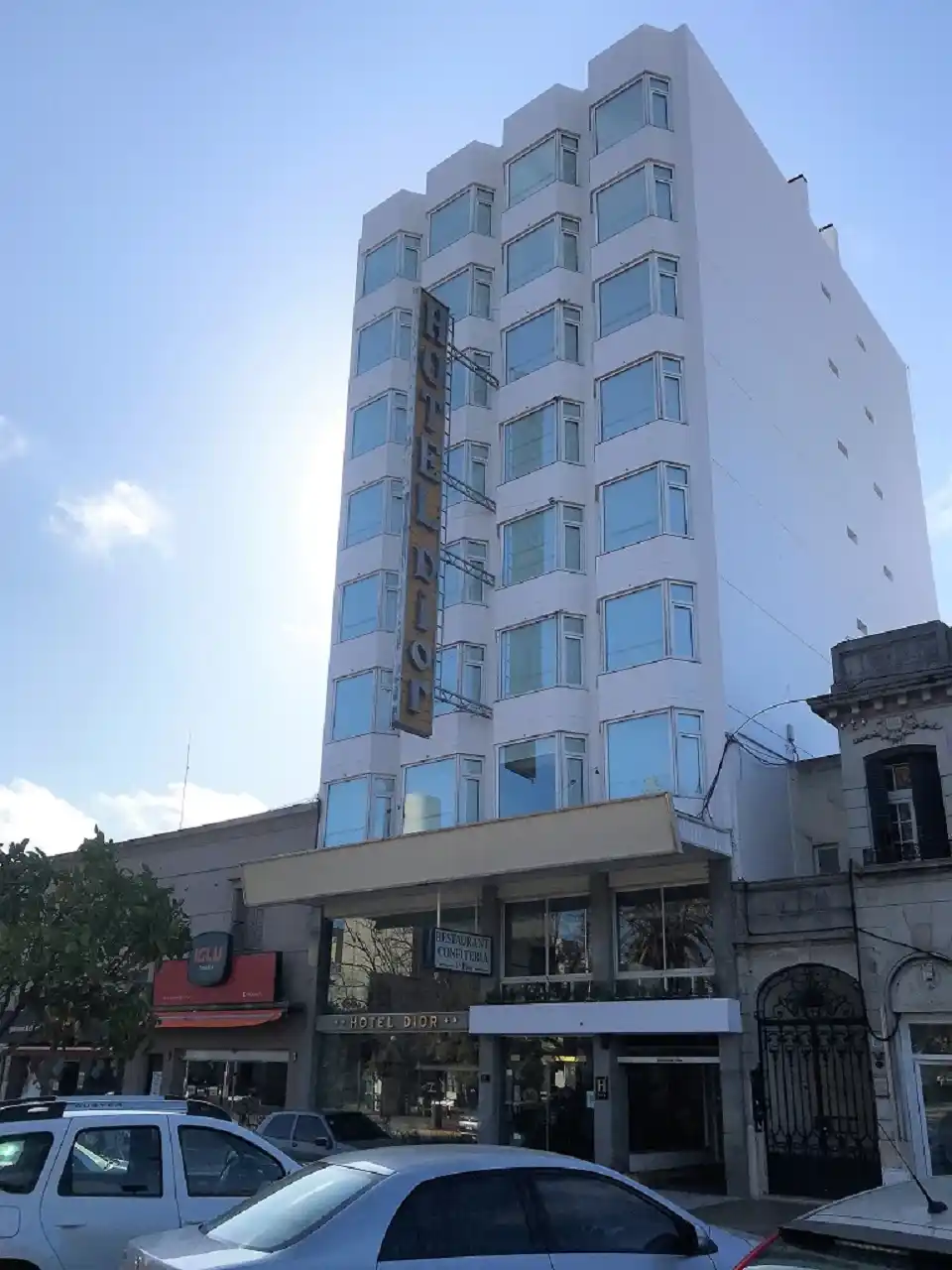 "El tema de las estafas viene de la mano de la informalidad"