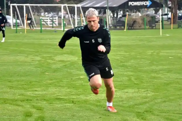 Damonte asume como entrenador de Huracán