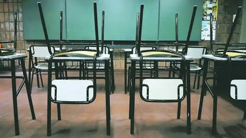Dos provincias argentinas comienzan a volver hoy a las aulas