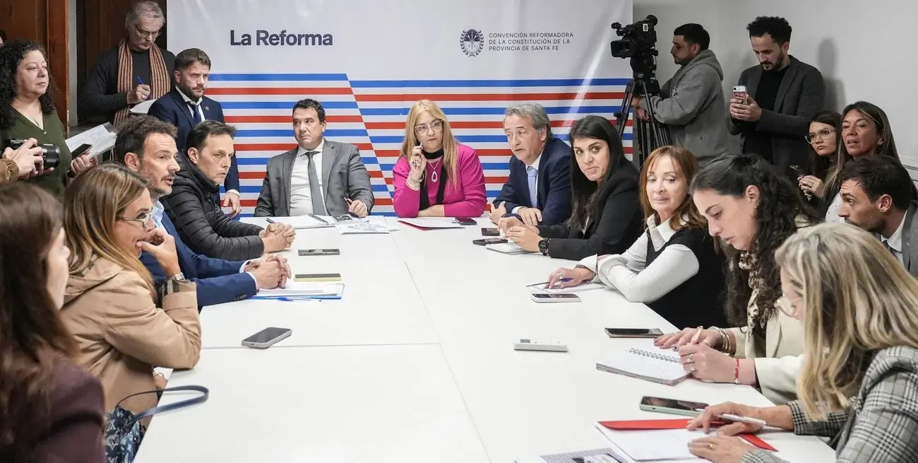 Felipe Michlig encabezó la reunión de Labor Parlamentaria con jefes de bloque