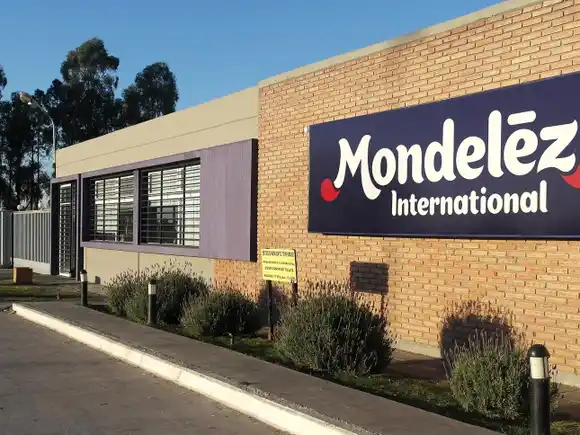 Mondelez frena su planta de Pacheco por sobrestock y caída de ventas: más de 2.000 operarios con vacaciones anticipadas