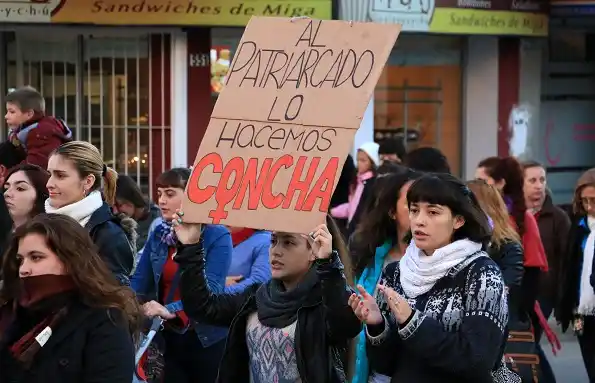 Con fuerte impronta política y pedido por “aborto legal” se realizó el #NiUnaMenos
