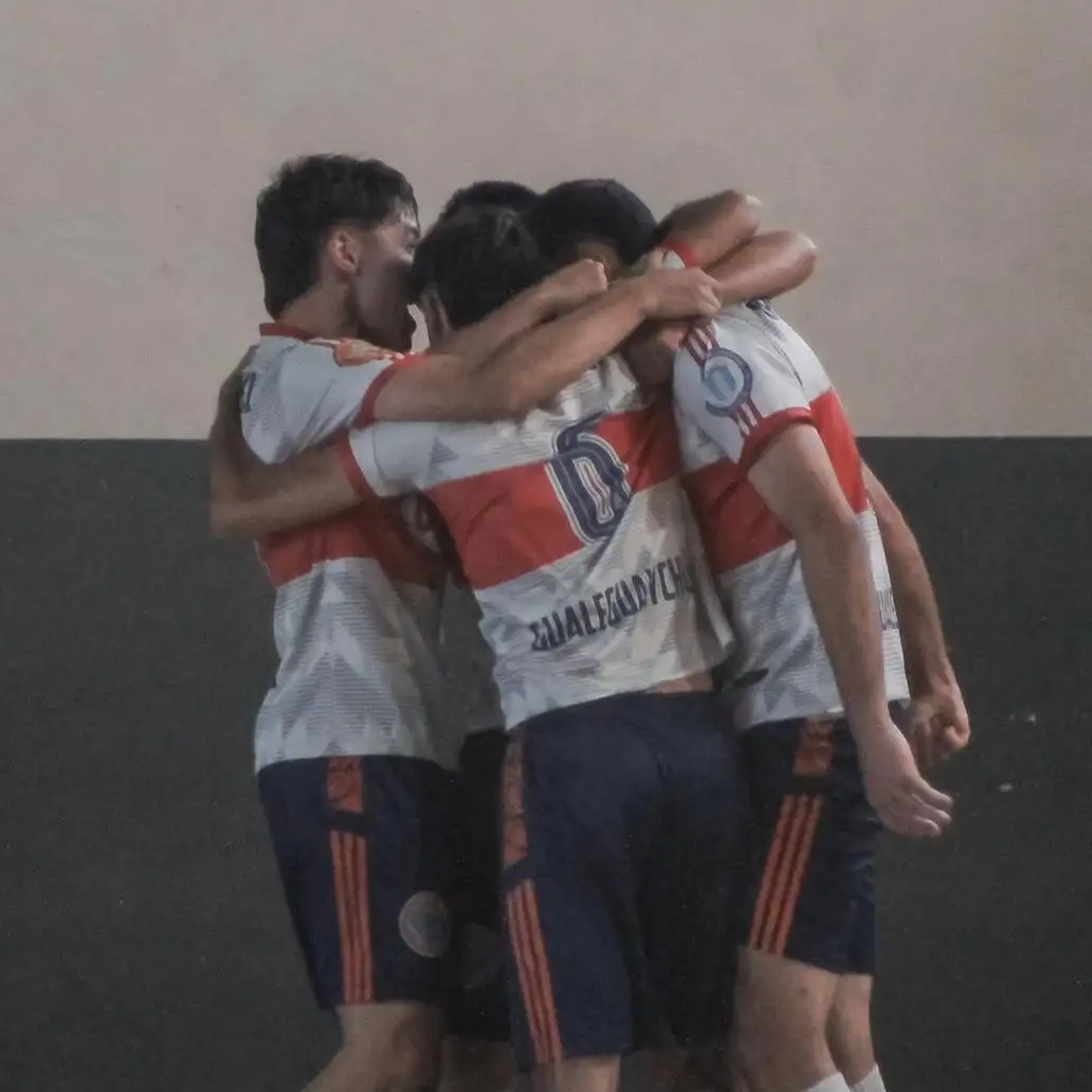 Gualeguaychú festejó en el debut.