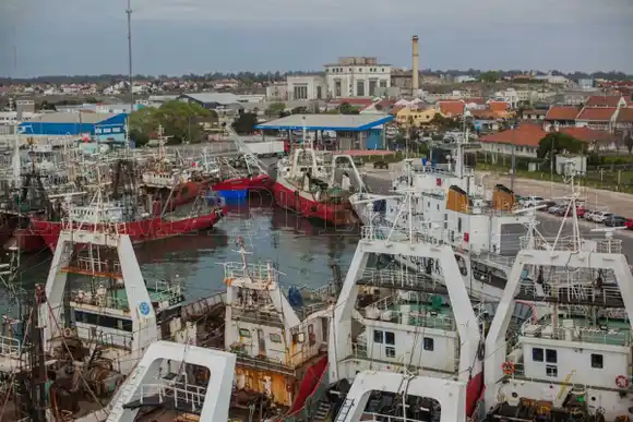 Conflicto en la flota tangonera congeladora: “Quieren bajar los sueldos sí o sí”