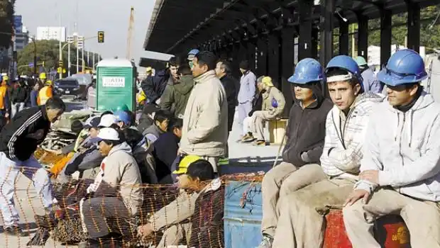 En el primer trimestre había más trabajo privado en blanco que hace un año, 