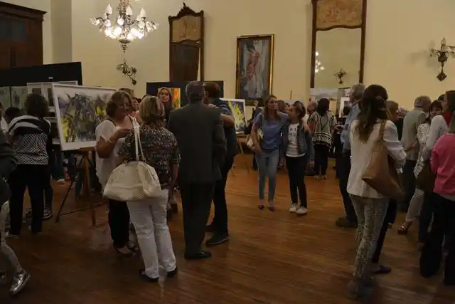 Muestra Plástica “Vino y Arte” en el Club Social 