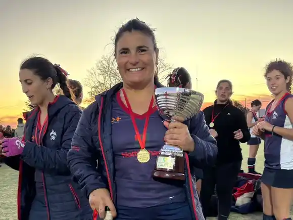 Soledad Ayesa, la delantera que decidió retirarse luego de ser campeona: "nada más lindo que hacerlo con mi gente"