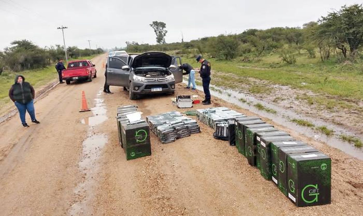 Abandonaron una  camioneta y le  dispararon a la  Policía cuando  intentaban huir