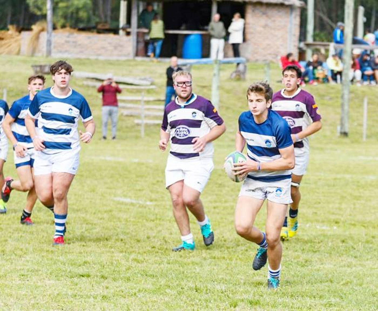 Las juveniles de Salto  Grande derrotaron a Curiyú