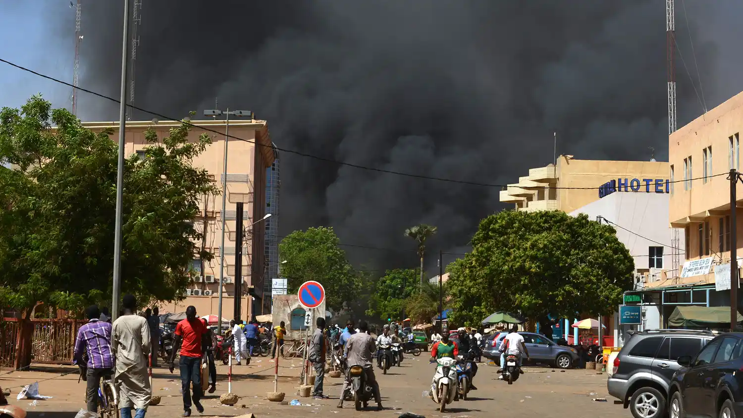 Al menos 100 muertos en el ataque más sangriento en Burkina Faso