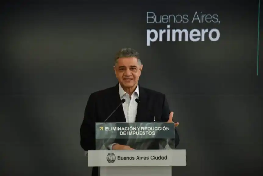 Jorge Macri, esta mañana anunciando la eliminación y reducción de impuestos a comerciantes, monotributistas y jubilados.