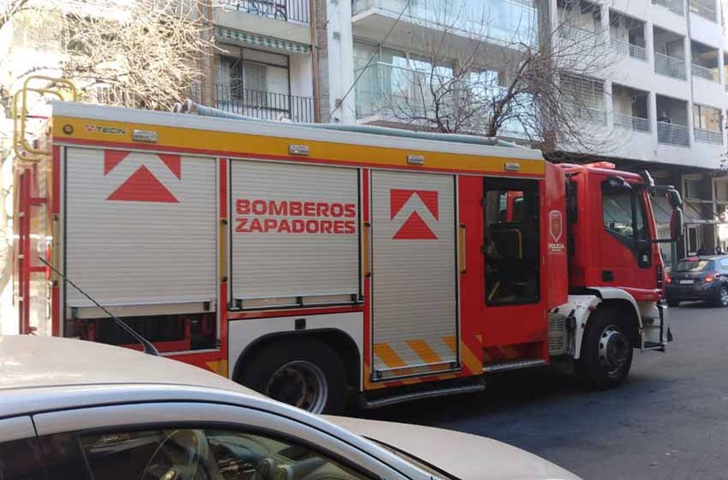 Evacuaron un edificio en pleno centro por el incendio de un elevador