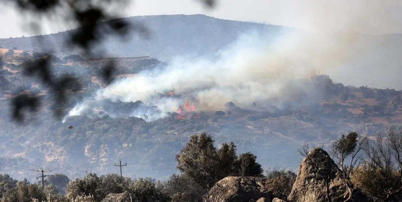 Las llamas avanzan en Creta mientras las autoridades mantienen las evacuaciones. Crédito: REUTERS.