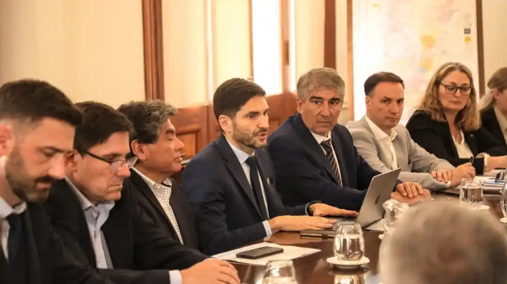 El gobernador Pullaro encabezó la primera reunión de la Junta Provincial de Protección Civil