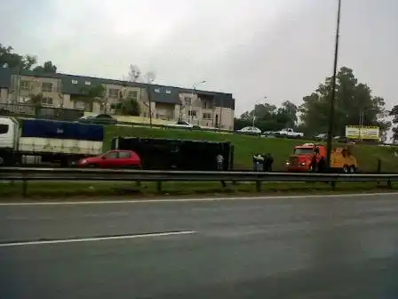 Choque y corte de tránsito en Ruta Panamericana ramal Pilar