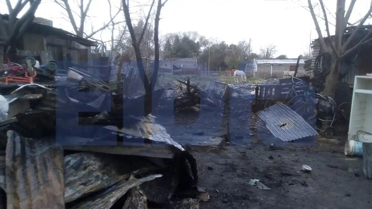 Angustiante situación: "Cuando nos despertamos la casa estaba prendida fuego"