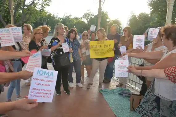 "Somos afiliados y estamos perjudicados" alzaron la voz los asociados de IOMA