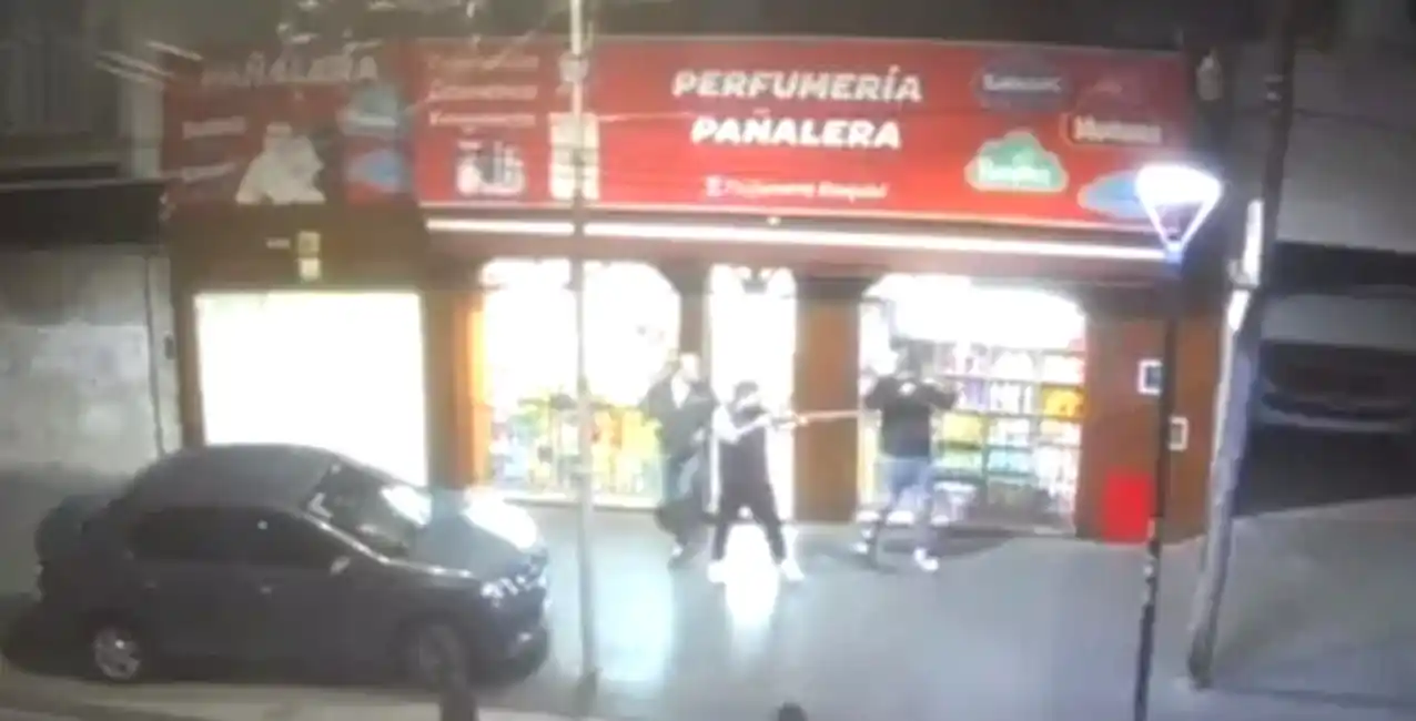 Comenzaron a disparar ante el avance de los ladrones.