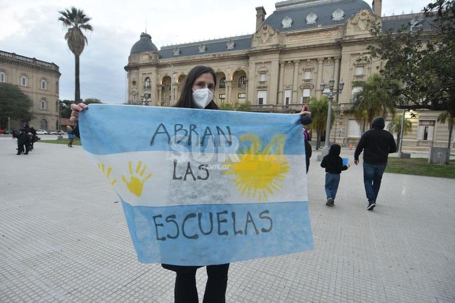 Piden que las escuelas dejen de estar “atadas” al semáforo epidemiológico