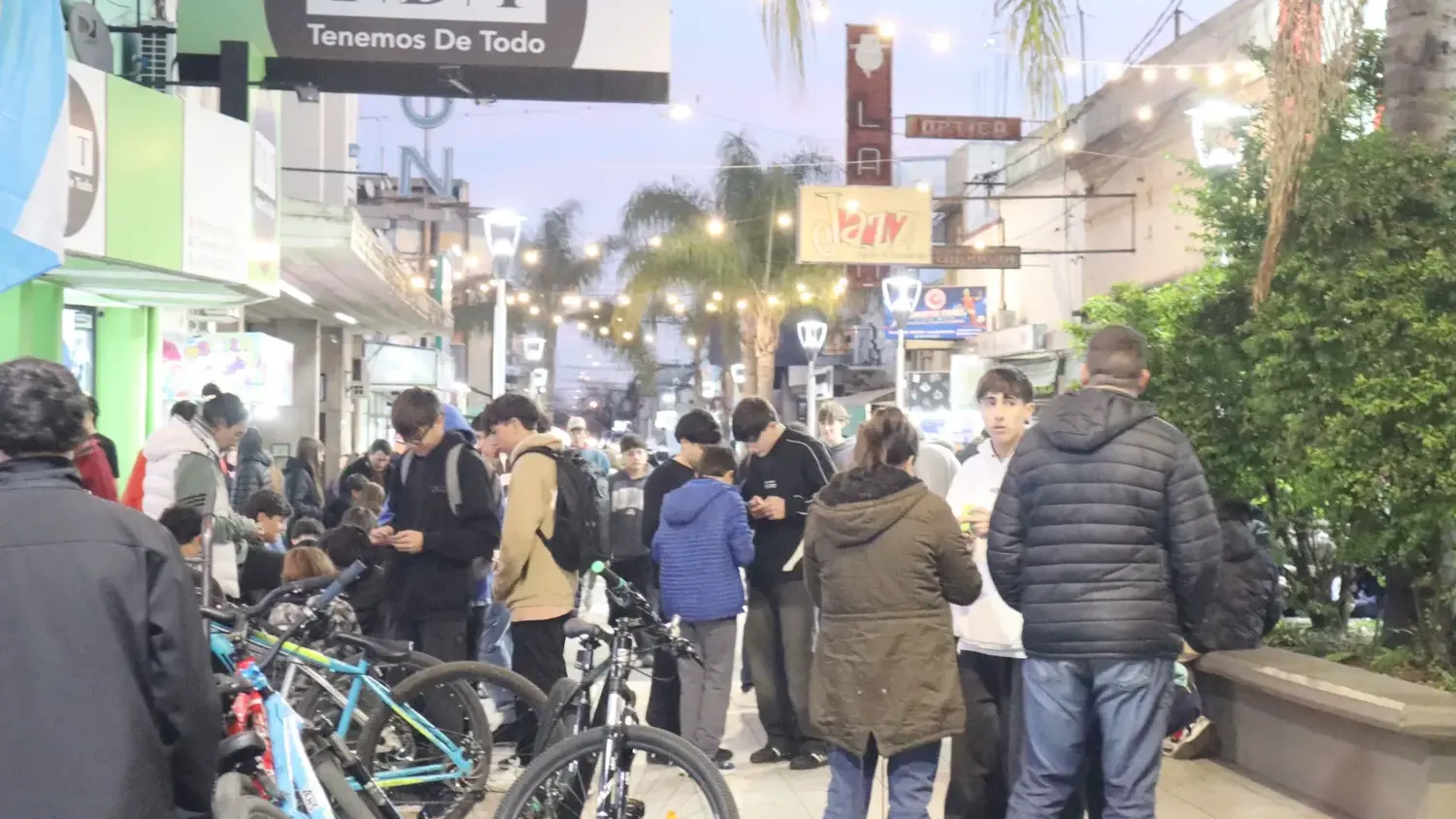 Impulsan una propuesta para que empleados y clientes puedan vivir la semifinal entre Argentina e Inglaterra
