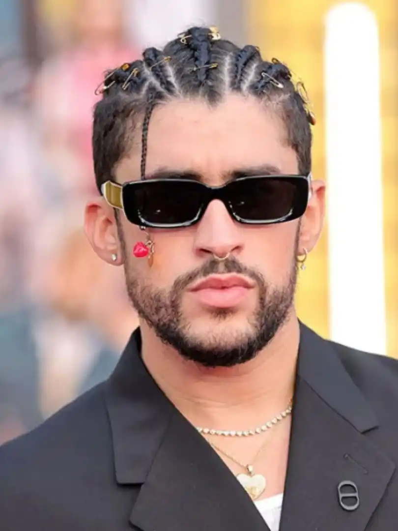 Bad Bunny desata polémica al decir que podría noquear al Canelo Álvarez