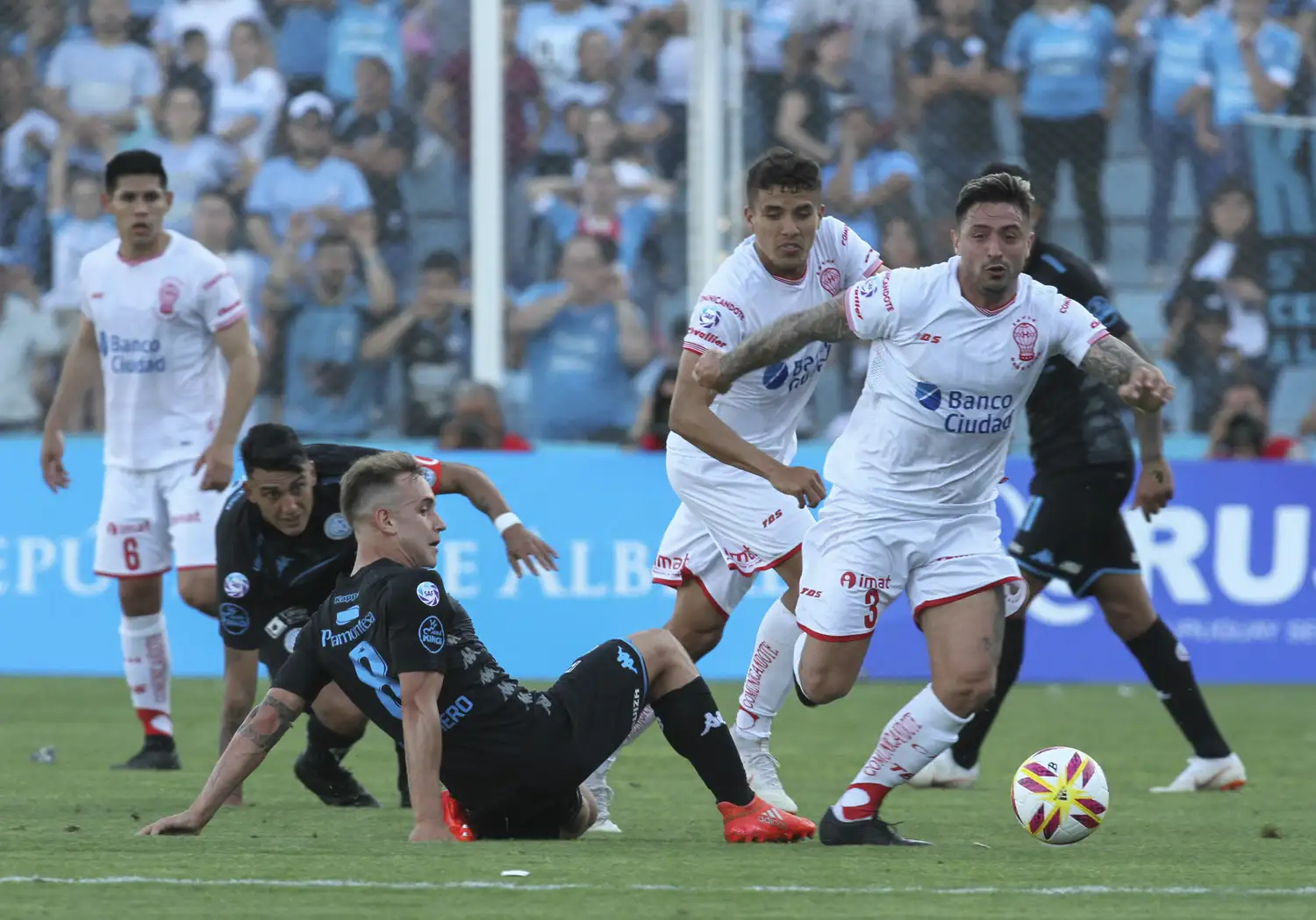 Huracán estiró su racha ganando en Córdoba