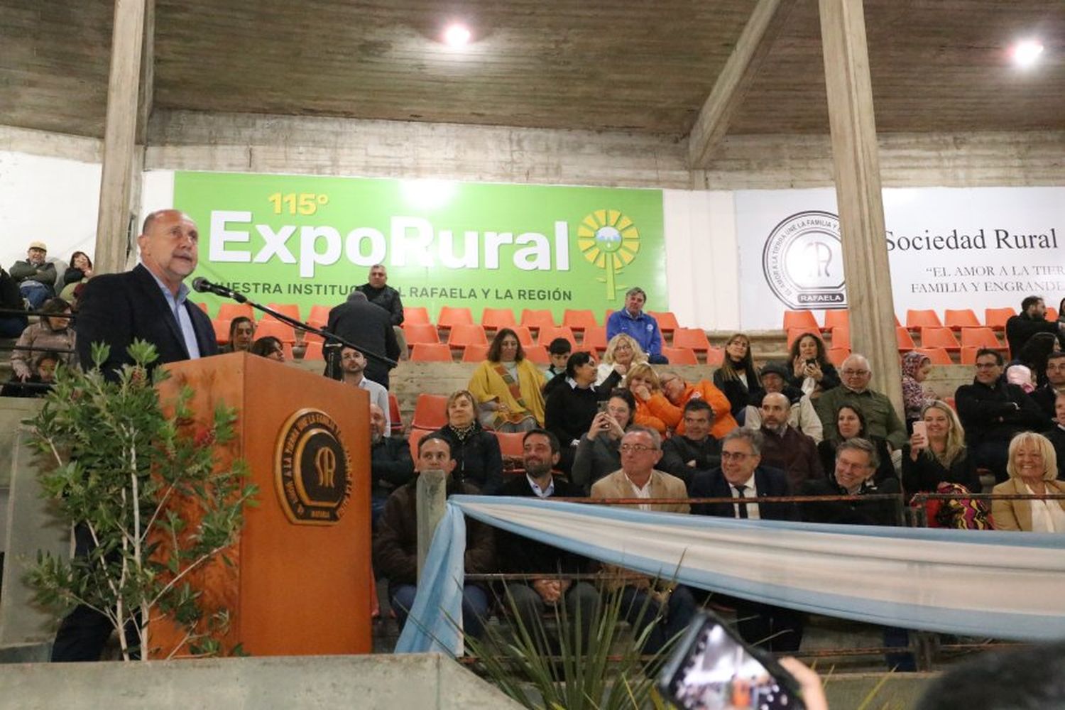 Perotti encabezó el acto de inauguración de la 115 Expo Rural de Rafaela y la Región 2022