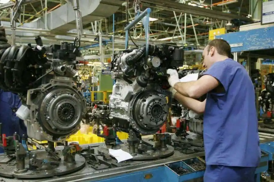 El Indec informó que la actividad industrial bajó un 6,9% durante agosto