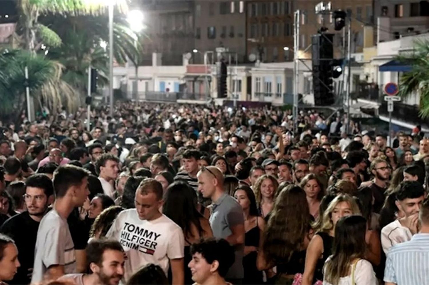 Polémica en Francia por el masivo concierto de un DJ en Niza