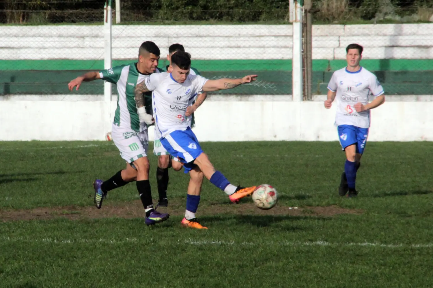 Fútbol local: resultados y tabla de primera
