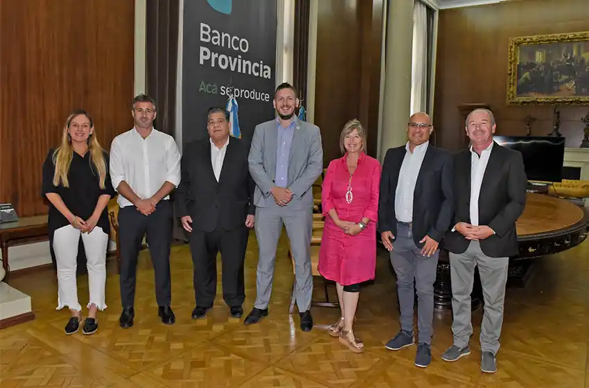 Reino firmó convenio para la compra de maquinaria con Provincia Leasing